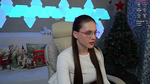Snapshot of HarleyDeess chatting on December 4, 2:42 am HarleyDeess online show from December 4, 2:42 am