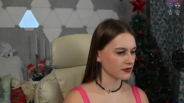 Snapshot of HarleyDeess chatting on December 13, 10:34 pm HarleyDeess online show from December 13, 10:34 pm