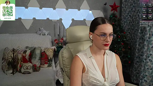 Snapshot of HarleyDeess chatting on December 21, 11:45 pm HarleyDeess online show from December 21, 11:45 pm