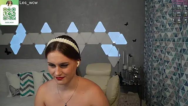 Snapshot of HarleyDeess chatting on January 29, 12:43 am HarleyDeess online show from January 29, 12:43 am