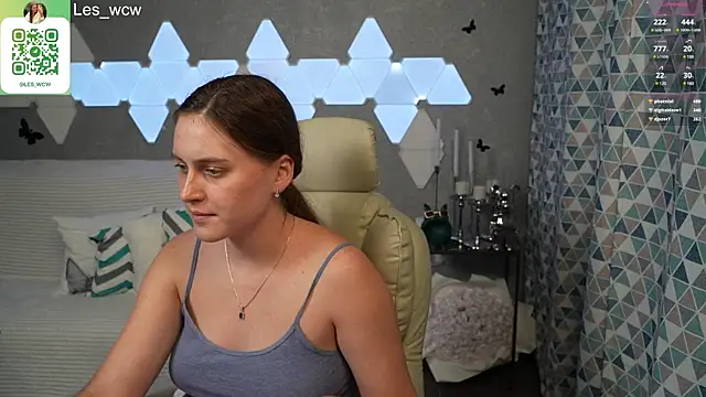 Snapshot of HarleyDeess chatting on February 5, 3:34 am HarleyDeess online show from February 5, 3:34 am