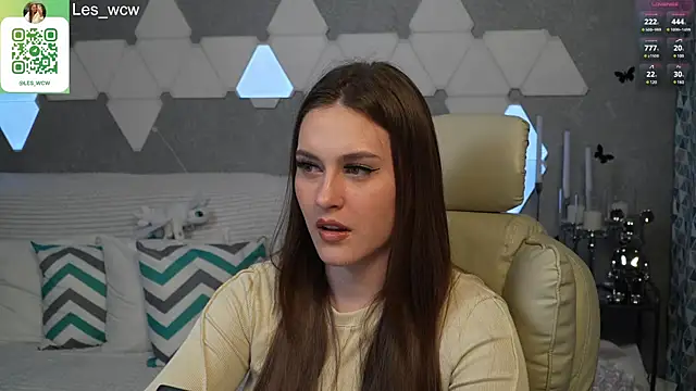 Snapshot of HarleyDeess chatting on February 27, 8:42 pm HarleyDeess online show from February 27, 8:42 pm
