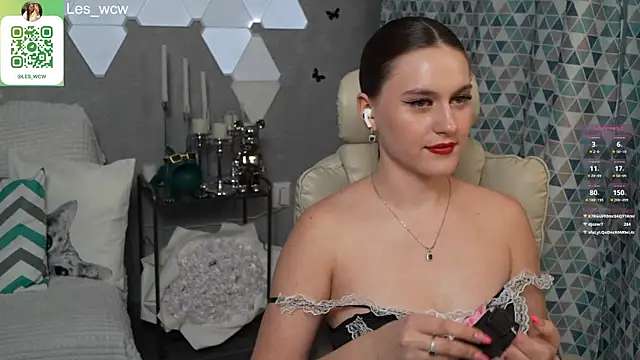 Snapshot of HarleyDeess chatting on March 21, 11:34 pm HarleyDeess online show from March 21, 11:34 pm