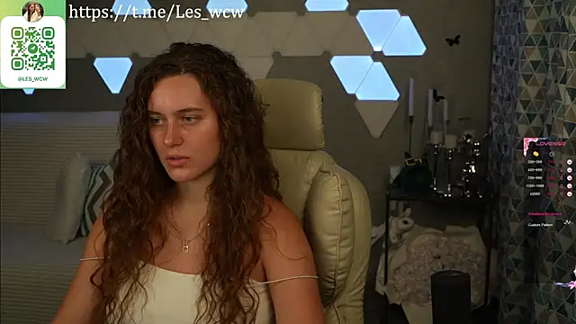 HarleyDeess online show from October 6, 9:45 pm