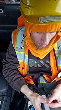 Snapshot of HandsumHungDaddy chatting on January 7, 7:49 pm HandsumHungDaddy online show from January 7, 7:49 pm