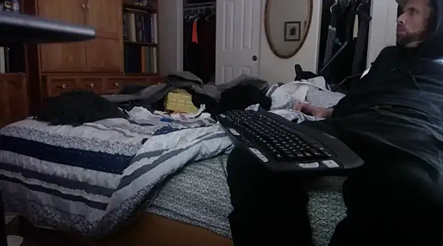 Snapshot of HandsumHungDaddy chatting on February 16, 9:05 pm HandsumHungDaddy online show from February 16, 9:05 pm