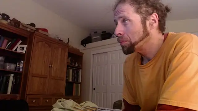 Snapshot of HandsumHungDaddy chatting on March 9, 3:01 am HandsumHungDaddy online show from March 9, 3:01 am