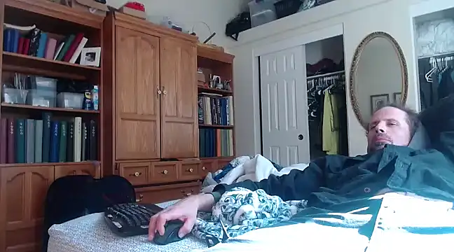 Snapshot of HandsumHungDaddy chatting on March 17, 6:11 pm HandsumHungDaddy online show from March 17, 6:11 pm