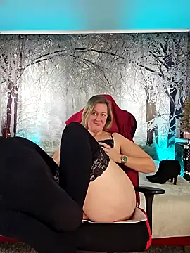 Snapshot of MarleneBloem chatting on December 20, 11:00 am MarleneBloem online show from December 20, 11:00 am