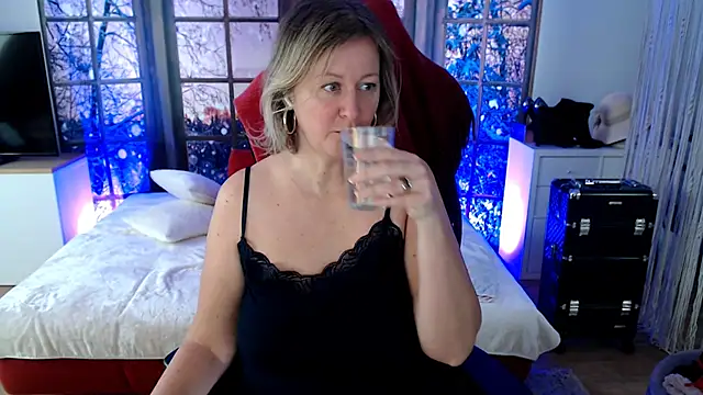 Snapshot of MarleneBloem chatting on January 24, 10:43 am MarleneBloem online show from January 24, 10:43 am