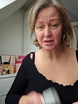 Snapshot of MarleneBloem chatting on February 27, 9:43 am MarleneBloem online show from February 27, 9:43 am