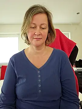 Snapshot of MarleneBloem chatting on March 12, 12:15 pm MarleneBloem online show from March 12, 12:15 pm