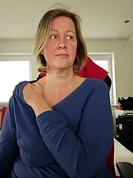 Snapshot of MarleneBloem chatting on March 12, 4:24 pm MarleneBloem online show from March 12, 4:24 pm