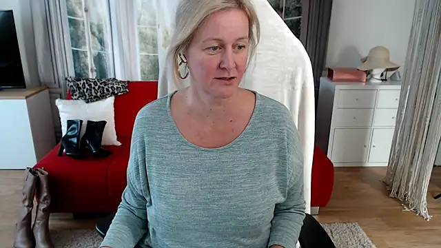 Snapshot of MarleneBloem chatting on September 22, 1:24 pm MarleneBloem online show from September 22, 1:24 pm