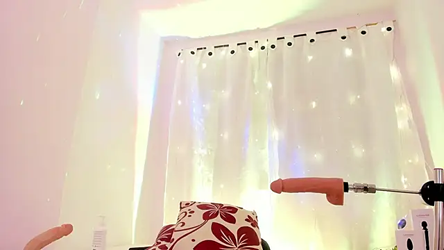 Snapshot of Samanta_roberts1 chatting on December 12, 8:32 pm Samanta roberts1 online show from December 12, 8:32 pm