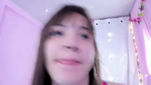Snapshot of Samanta_roberts1 chatting on February 24, 11:32 am Samanta roberts1 online show from February 24, 11:32 am