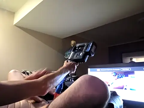 Travislovescum online show from October 27, 12:53 pm