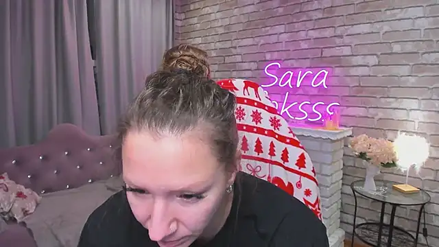 SarahCoksss online show from December 8, 1:02 am
