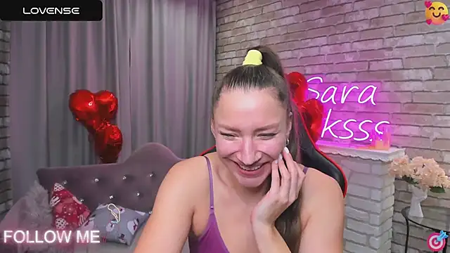 SarahCoksss online show from February 19, 6:33 am