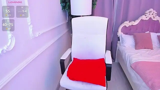 Snapshot of Lily_Marlin chatting on March 6, 4:08 am Lily Marlin online show from March 6, 4:08 am