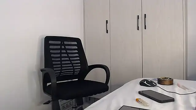 Snapshot of CurvyGlass chatting on October 6, 2:47 pm CurvyGlass online show from October 6, 2:47 pm