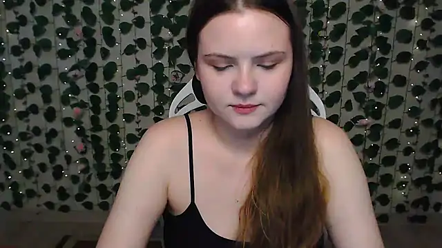 IxxiLiana online show from December 6, 4:14 am