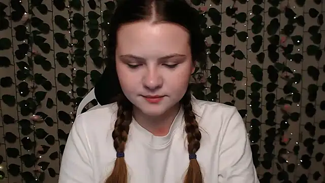 IxxiLiana online show from December 7, 4:09 am