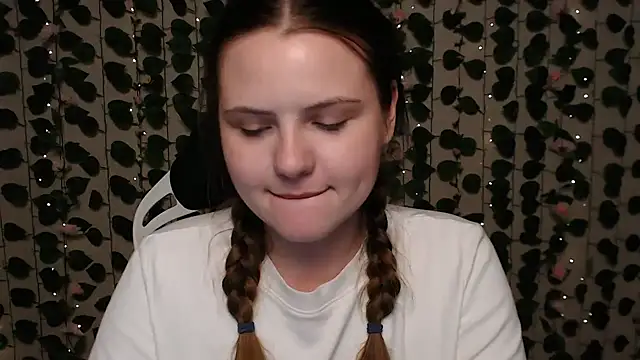 IxxiLiana online show from December 7, 7:16 am