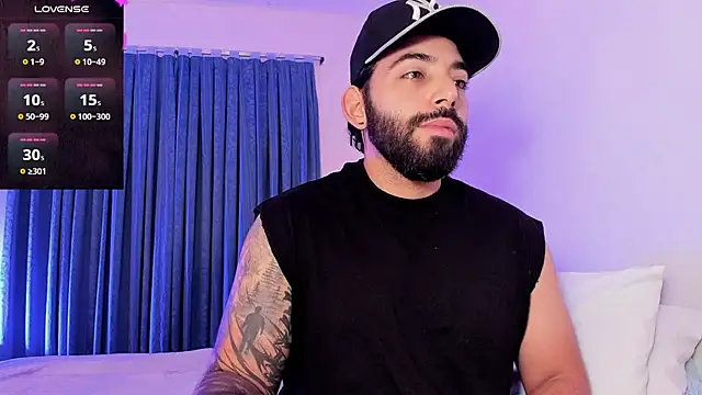 Snapshot of leo_thewolf_ chatting on November 13, 8:19 pm leo thewolf online show from November 13, 8:19 pm