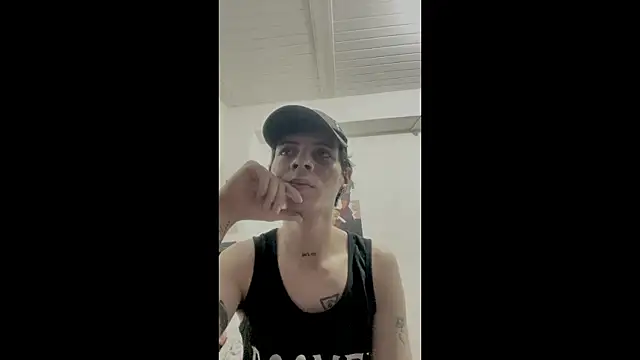 Snapshot of Eithan_G chatting on January 29, 9:01 am Eithan G online show from January 29, 9:01 am