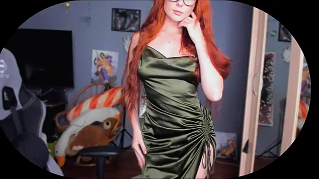 Snapshot of KlementinaBbG chatting on December 4, 8:18 pm KlementinaBbG online show from December 4, 8:18 pm