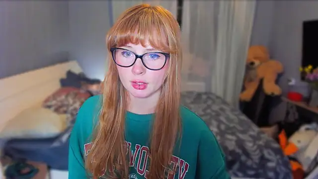 Snapshot of KlementinaBbG chatting on October 5, 8:40 pm KlementinaBbG online show from October 5, 8:40 pm