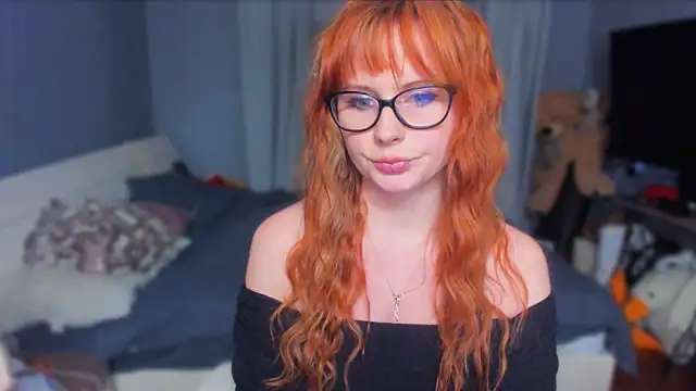 Snapshot of KlementinaBbG chatting on November 9, 8:18 pm KlementinaBbG online show from November 9, 8:18 pm