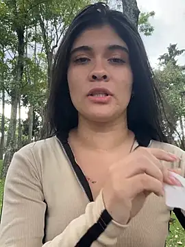 Snapshot of ambar-adaams chatting on May 7, 9:31 pm ambar-adaams online show from May 7, 9:31 pm