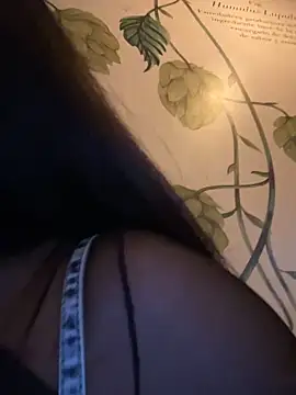 Snapshot of ambar-adaams chatting on May 14, 1:23 am ambar-adaams online show from May 14, 1:23 am