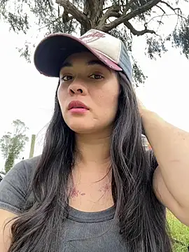 ambar-adaams online show from August 9, 8:14 pm