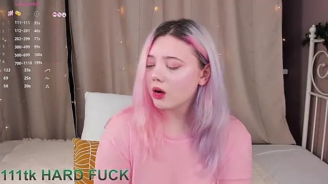   KawaiiYuki   online show from January 3, 11:46 am