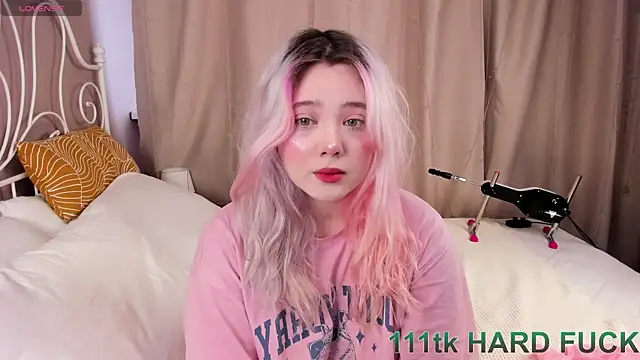   KawaiiYuki   online show from January 19, 8:39 am