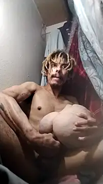 Snapshot of Bigcockmexi13 chatting on October 17, 7:16 pm Bigcockmexi13 online show from October 17, 7:16 pm