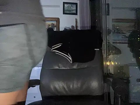 Snapshot of ThickDick_Daddy chatting on June 21, 6:27 am ThickDick Daddy online show from June 21, 6:27 am