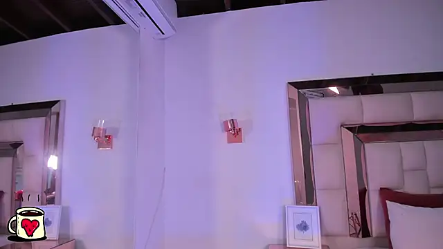 Snapshot of charis_hill chatting on January 7, 11:24 pm charis hill online show from January 7, 11:24 pm