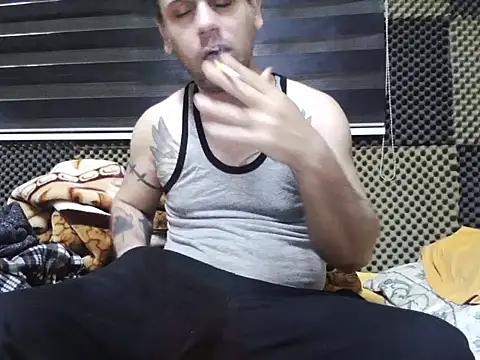 Snapshot of Arabeyes chatting on October 26, 3:45 am Arabeyes online show from October 26, 3:45 am