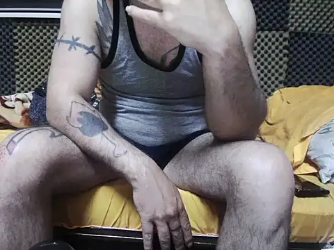 Snapshot of Arabeyes chatting on October 28, 2:04 am Arabeyes online show from October 28, 2:04 am