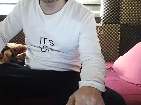 Arabeyes online show from January 6, 12:42 pm