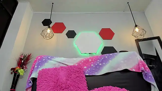 Snapshot of martinaclark chatting on September 27, 4:17 am martinaclark online show from September 27, 4:17 am