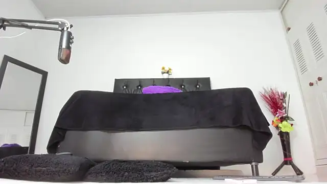 martinaclark online show from May 21, 3:24 am