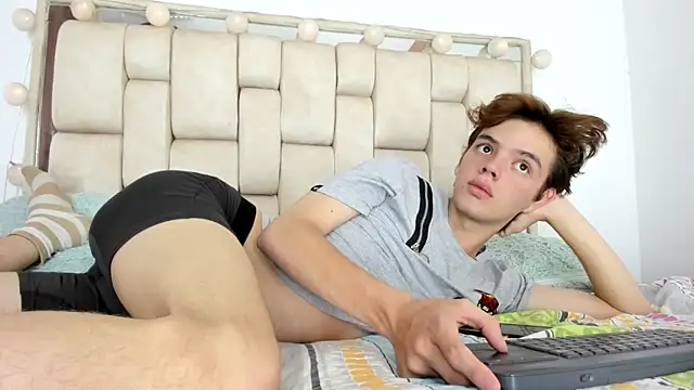 daniel hot03 online show from November 10, 8:30 pm