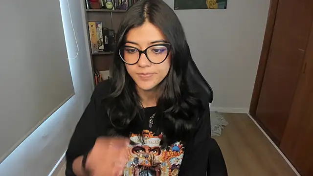 valerie  skyy online show from December 19, 3:52 pm