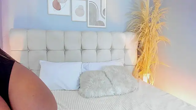 Snapshot of sofi_potter_ chatting on December 15, 5:02 am sofi potter online show from December 15, 5:02 am