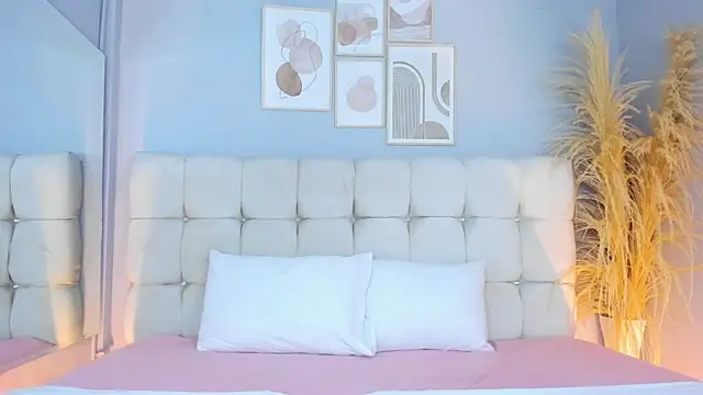 Snapshot of sofi_potter_ chatting on December 20, 6:19 am sofi potter online show from December 20, 6:19 am